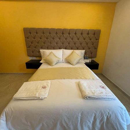 Oyo Hotel Familiar Tollan Cholula Bagian luar foto