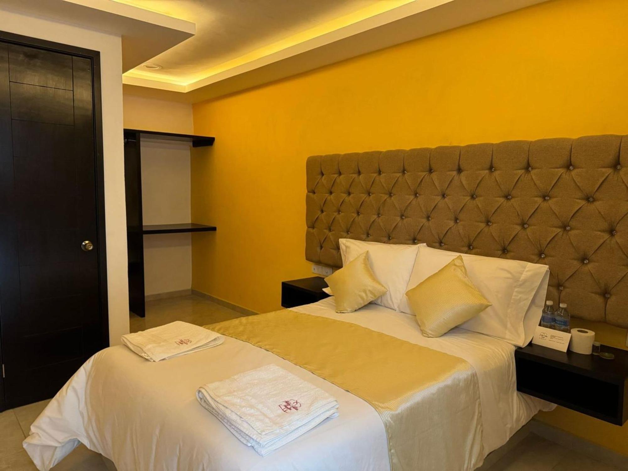 Oyo Hotel Familiar Tollan Cholula Bagian luar foto