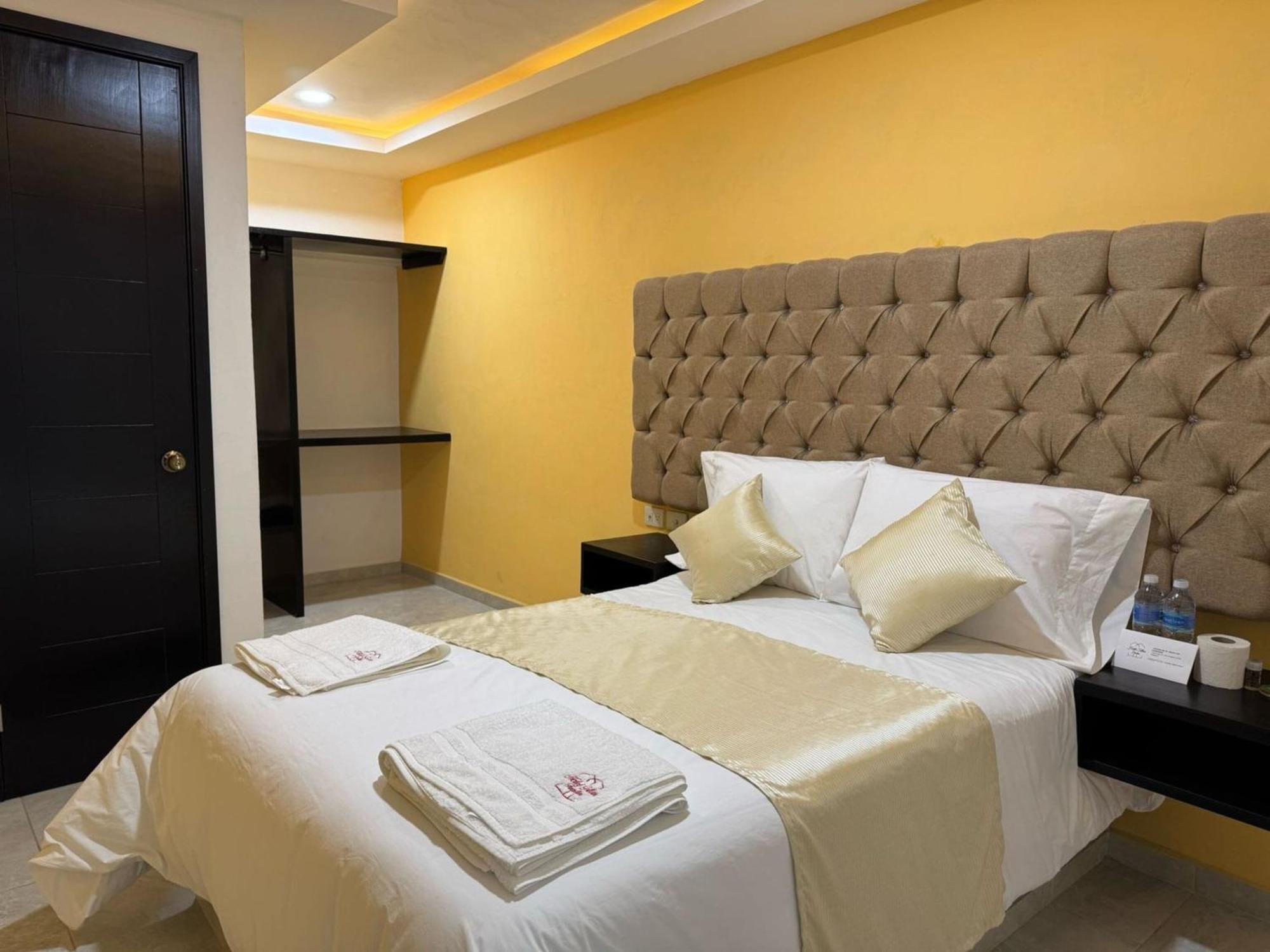 Oyo Hotel Familiar Tollan Cholula Bagian luar foto